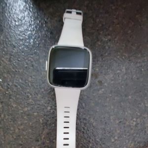 Fitbit versa lite